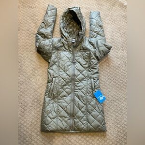 Women’s XS Columbia Hooded Puffer Jacket. Long, fur lining, zip front, pockets.